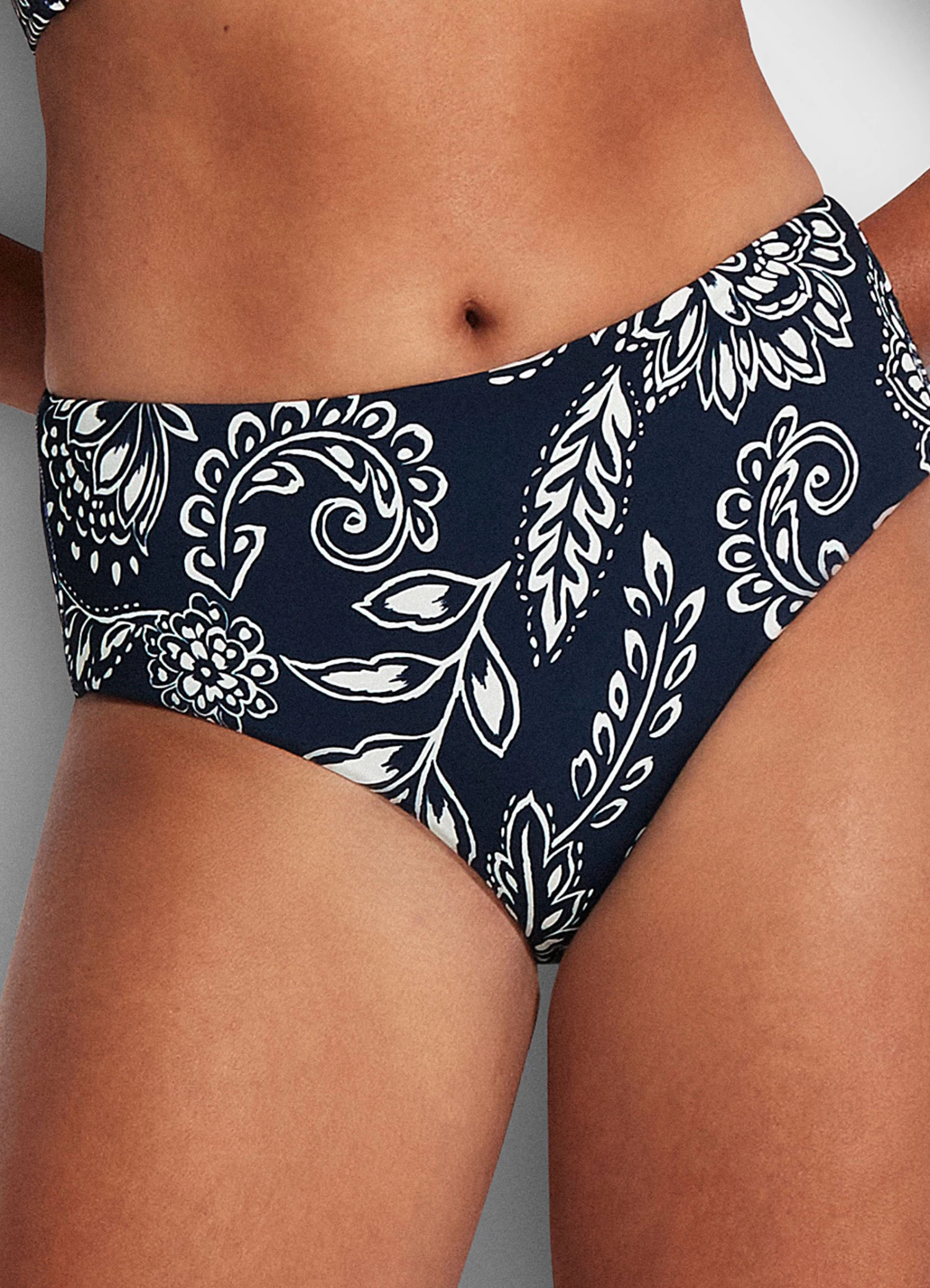 New π Seafolly Ladies Folklore Wide Side Retro Pant True navy 𧨠2 New π Seafolly Ladies Folklore Wide Side Retro Pant True navy 𧨠- Image 2