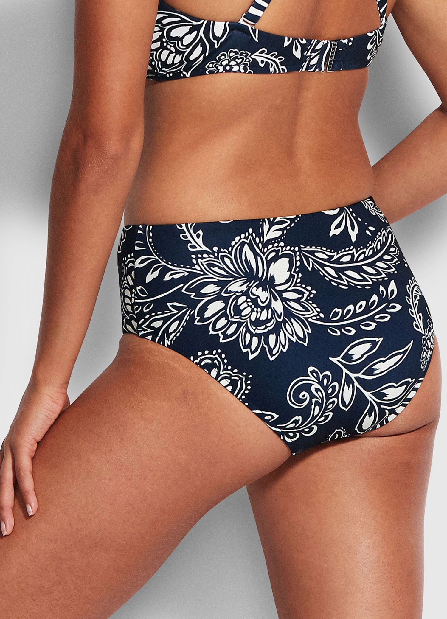 New π Seafolly Ladies Folklore Wide Side Retro Pant True navy 𧨠5 New π Seafolly Ladies Folklore Wide Side Retro Pant True navy 𧨠- Image 5